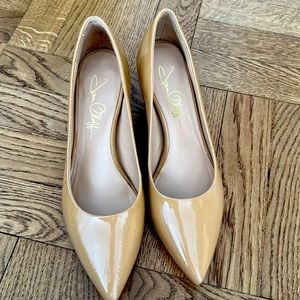 Joan Oloff nude heels size 6.5. Never worn. Leather upper and lining.